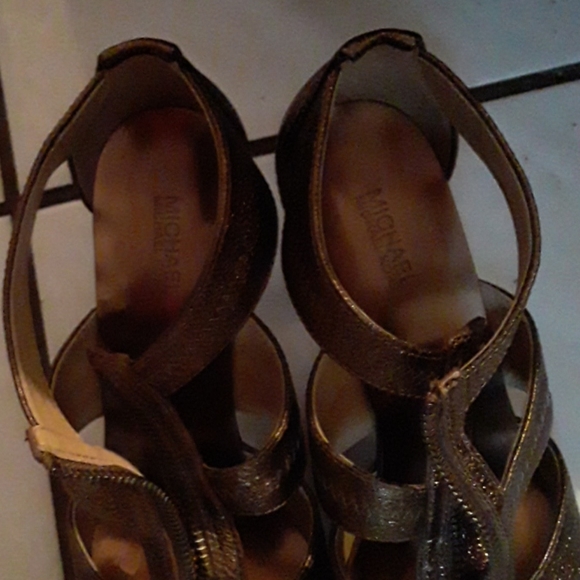 Micheal Kors Shoes - Picture 2 of 6
